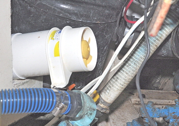 This is the rear fan, used to extract the engine smells.